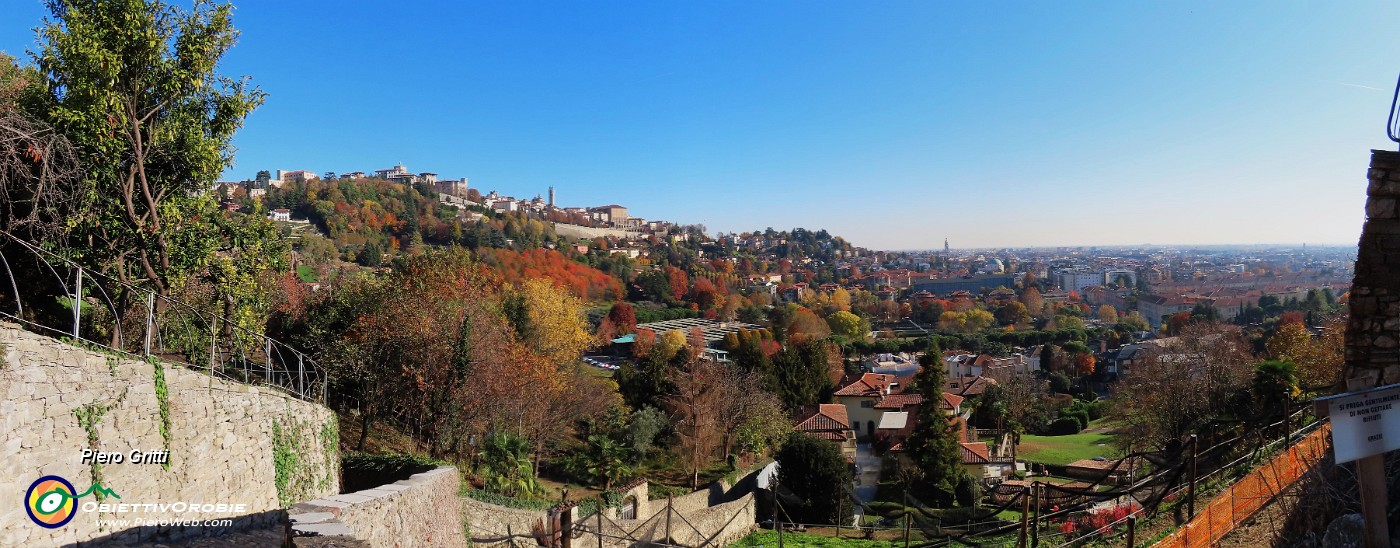 12 Dalla Scaletta delle more vista su Bergamo Alta e Bassa.jpg